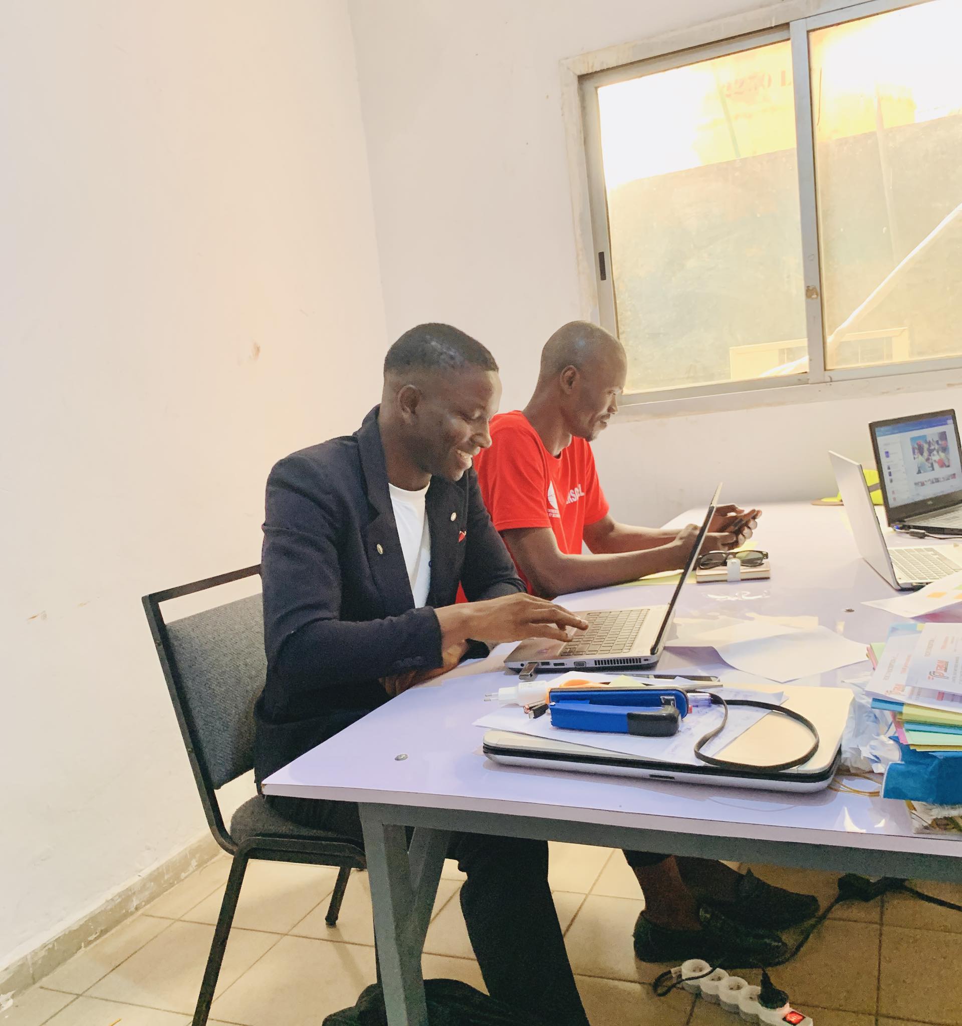 Mister Popy au travail